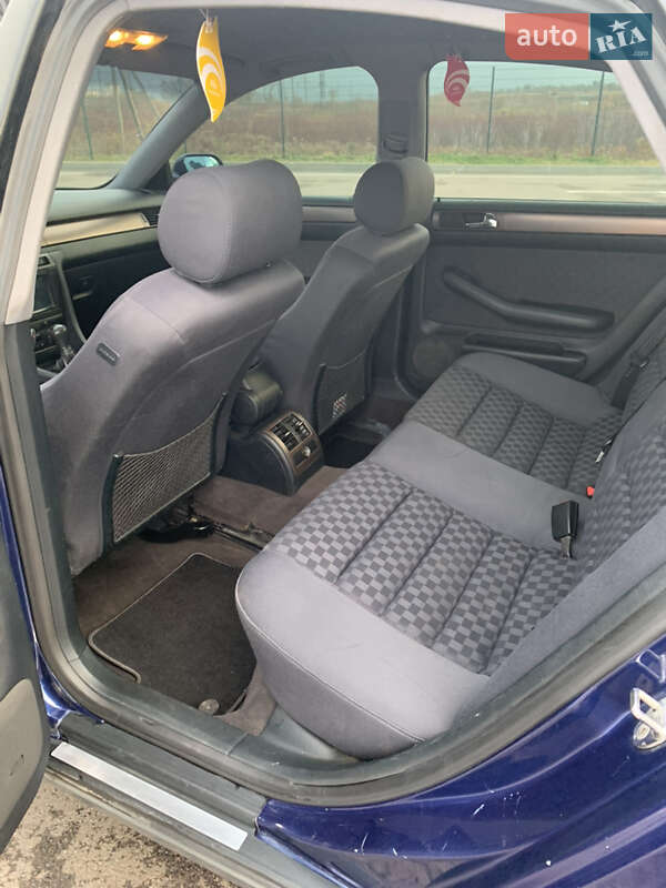 Седан Audi A6 2001 в Рівному