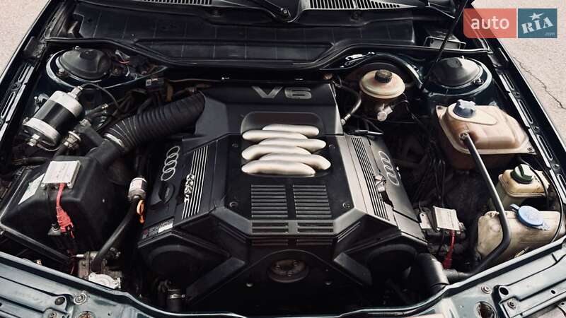 Седан Audi A6 1997 в Звягеле