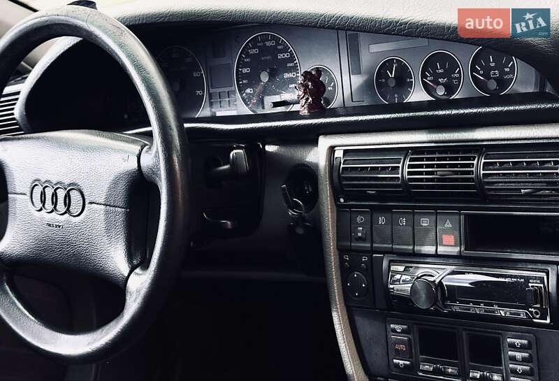 Седан Audi A6 1997 в Звягеле