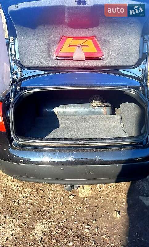 Седан Audi A6 1999 в Краснограде