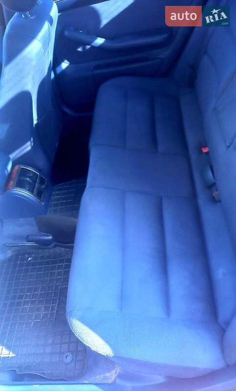 Седан Audi A6 1999 в Краснограде