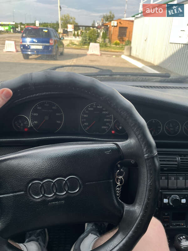 Седан Audi A6 1995 в Киеве