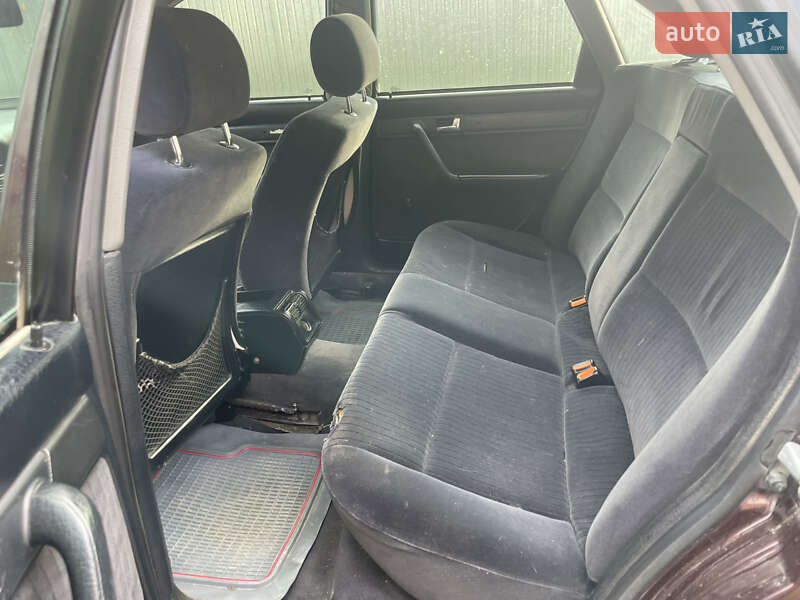 Седан Audi A6 1995 в Чернівцях