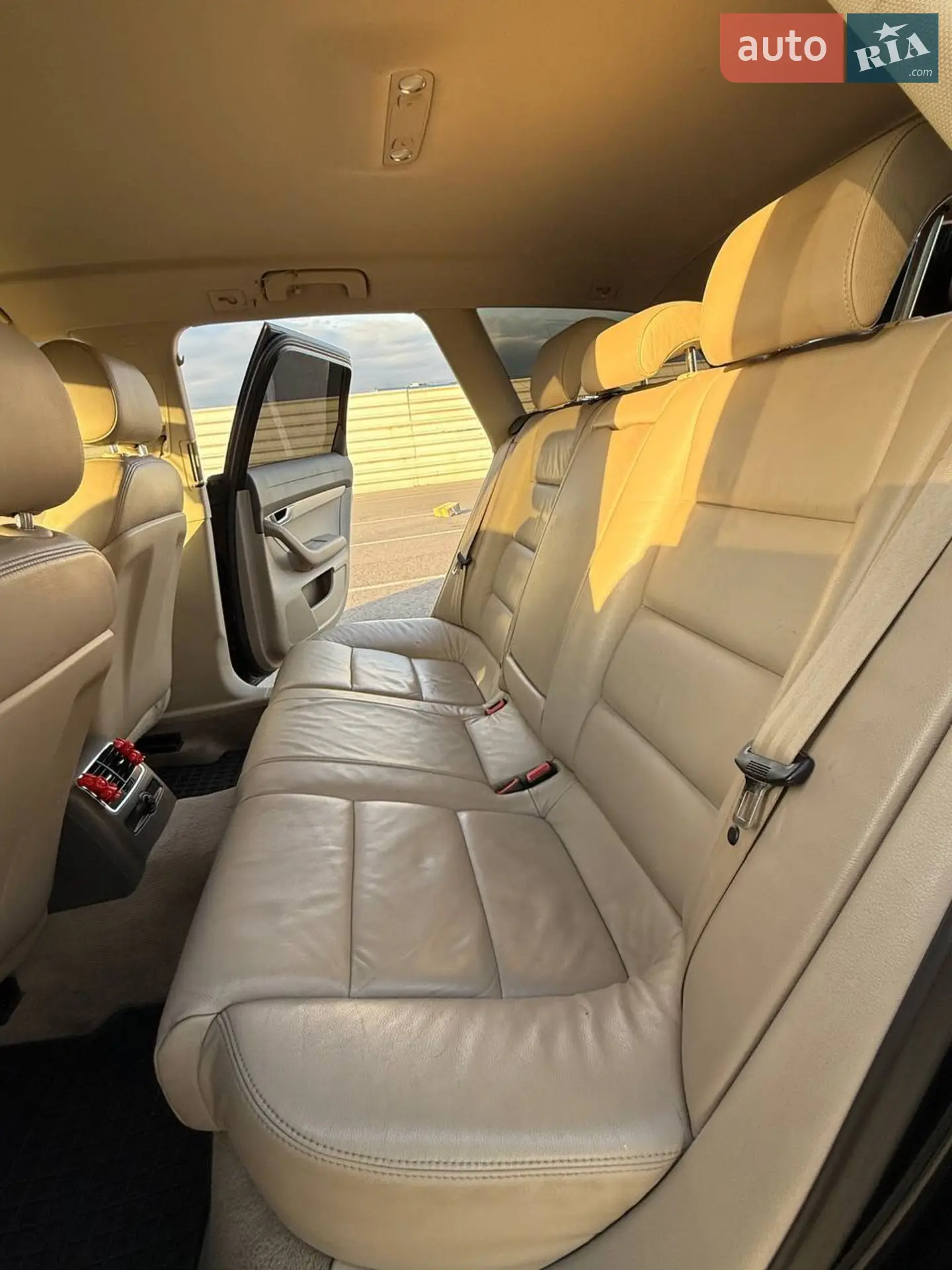 2010 Audi A6 - мініатюра 16