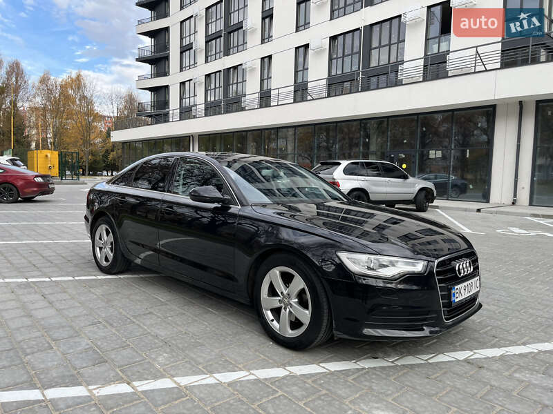 Седан Audi A6 2014 в Ровно