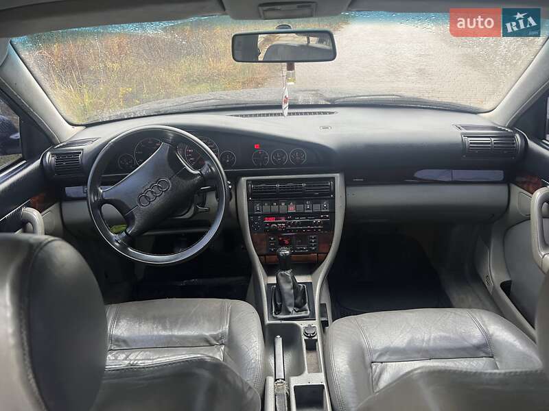 Седан Audi A6 1995 в Рівному