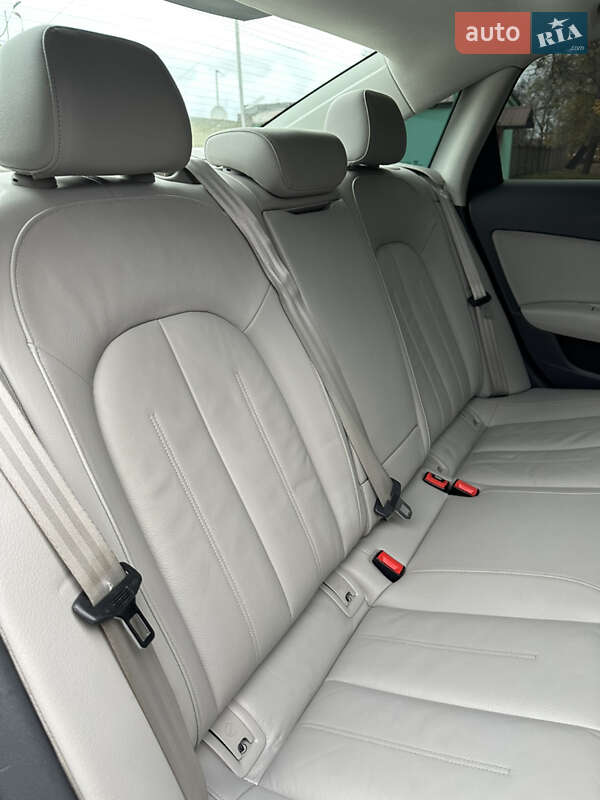 Седан Audi A6 2018 в Кам'янському