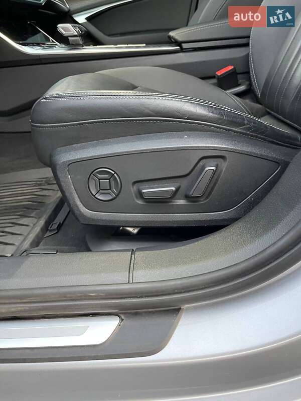 Седан Audi A6 2019 в Львові