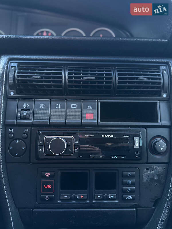 Седан Audi A6 1995 в Владимире