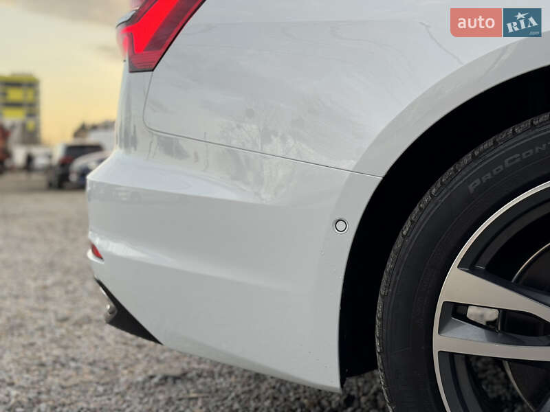 Седан Audi A6 2021 в Луцке