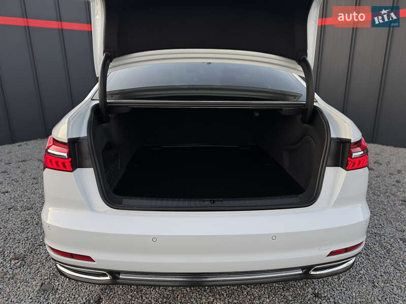 Седан Audi A6 2021 в Луцке