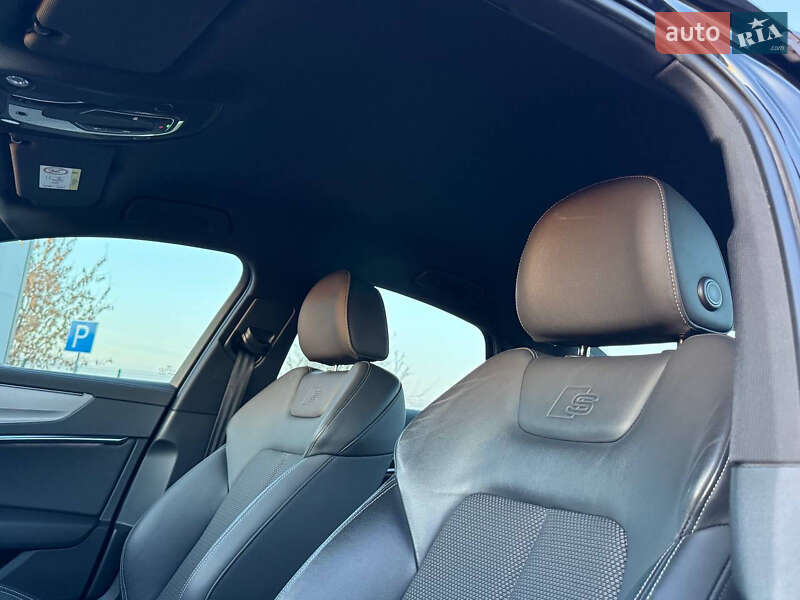 Седан Audi A6 2021 в Радивиліві