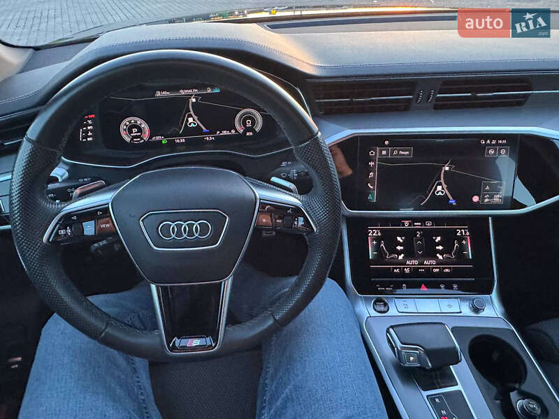 Седан Audi A6 2021 в Радивиліві