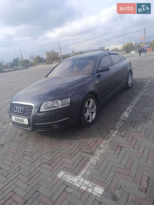 Седан Audi A6 2004 в Чорнобаї