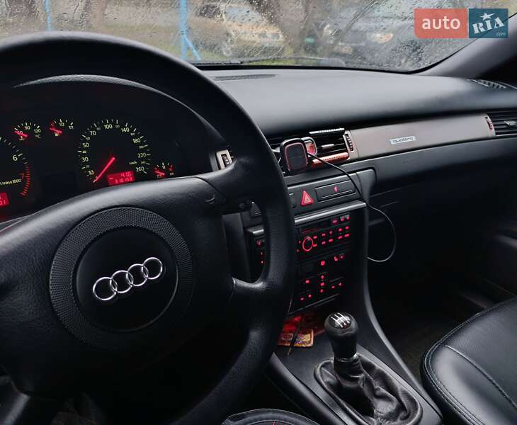 Седан Audi A6 2001 в Днепре