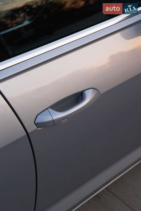 Седан Audi A6 2019 в Дубно