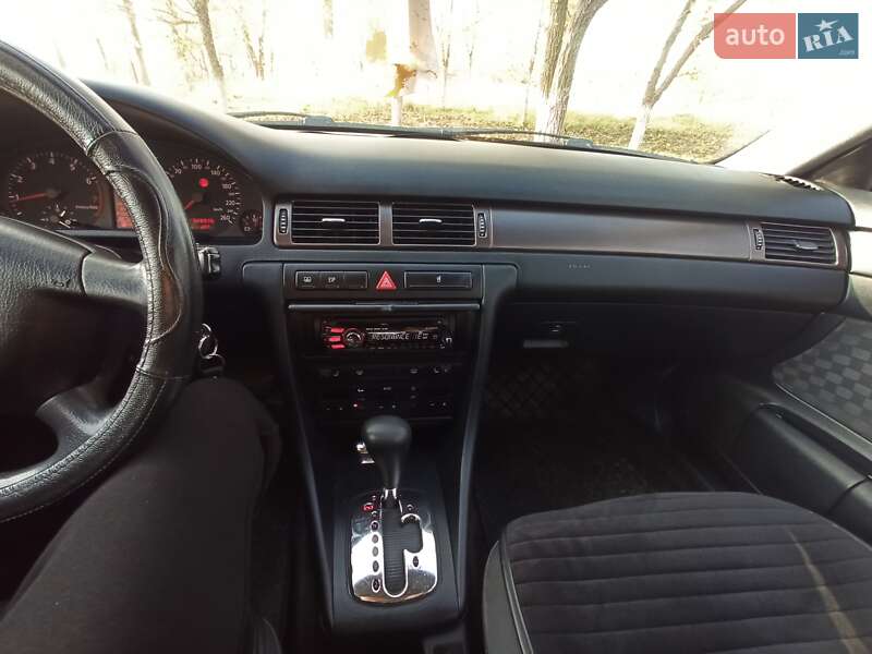 Седан Audi A6 1999 в Сараті