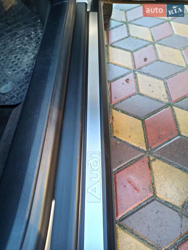 Седан Audi A6 1999 в Сараті