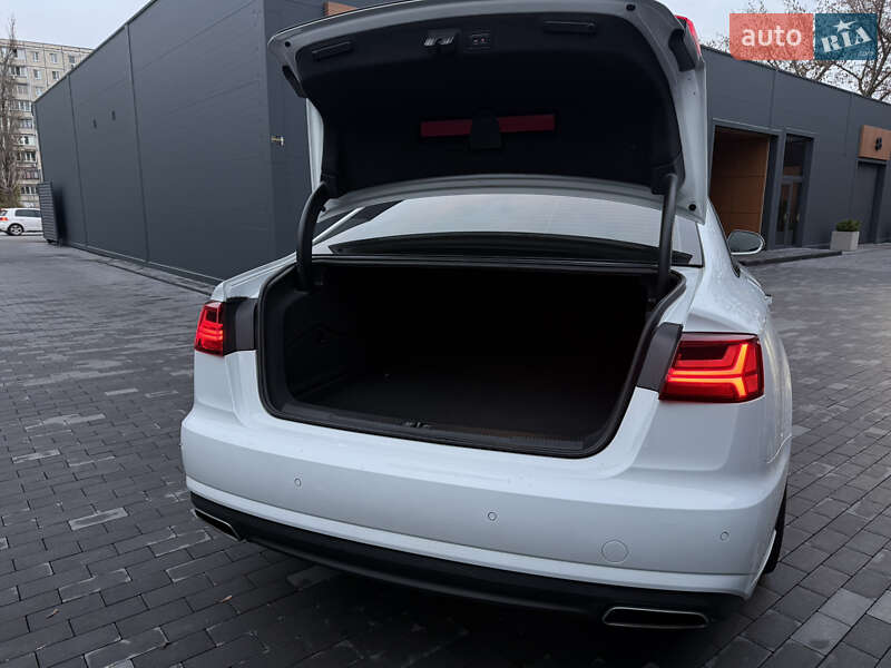Седан Audi A6 2016 в Киеве