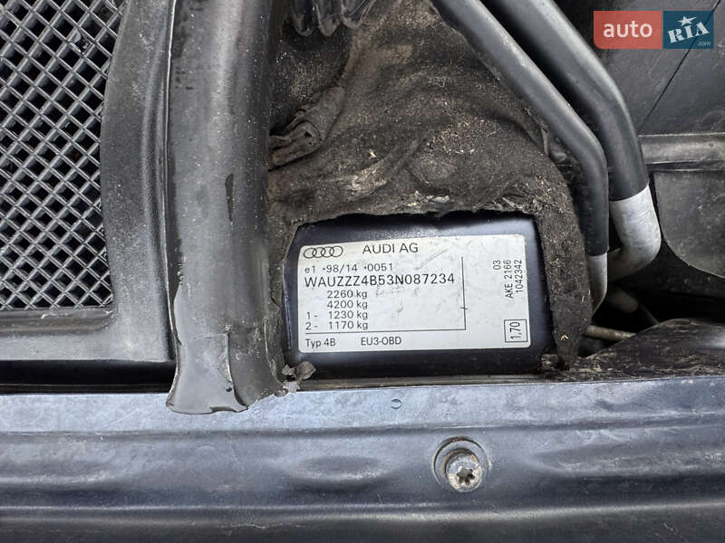 Седан Audi A6 2003 в Ровно