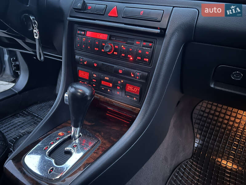 Седан Audi A6 2001 в Лубнах