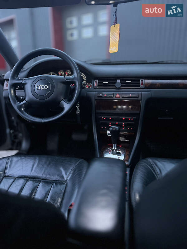 Седан Audi A6 2001 в Лубнах