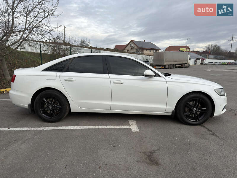 Седан Audi A6 2012 в Ужгороде