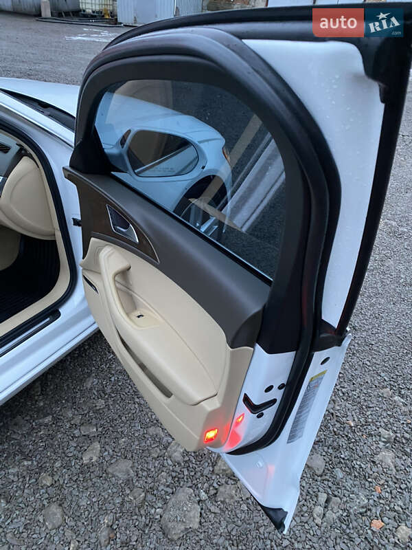 Седан Audi A6 2014 в Рівному