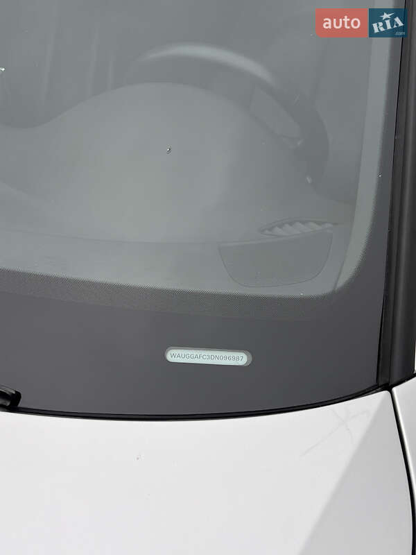 Седан Audi A6 2013 в Староконстантинове