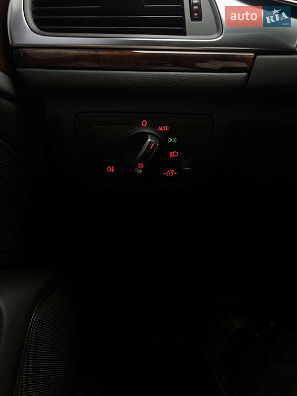 Седан Audi A6 2013 в Староконстантинове
