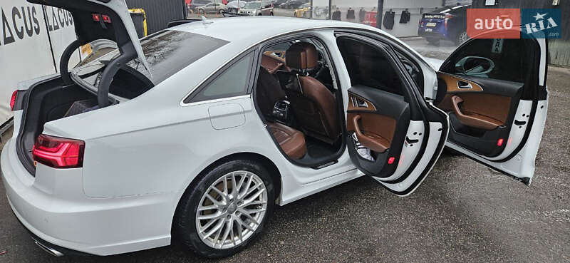 Седан Audi A6 2015 в Киеве