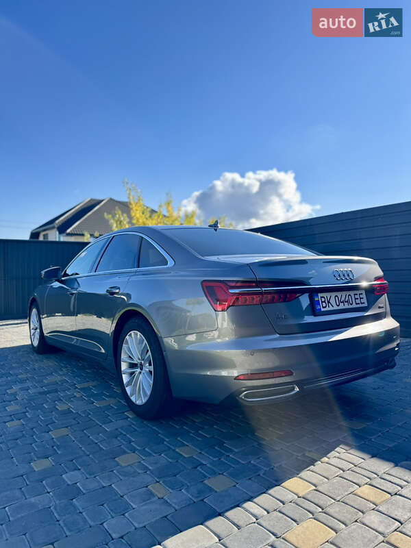 Седан Audi A6 2019 в Вараше