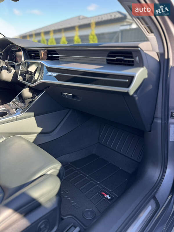 Седан Audi A6 2019 в Вараше