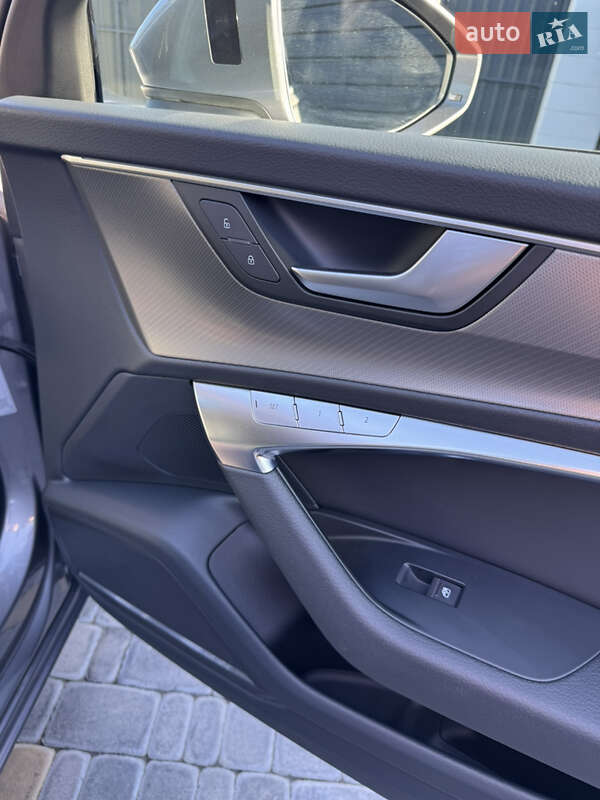 Седан Audi A6 2019 в Вараше