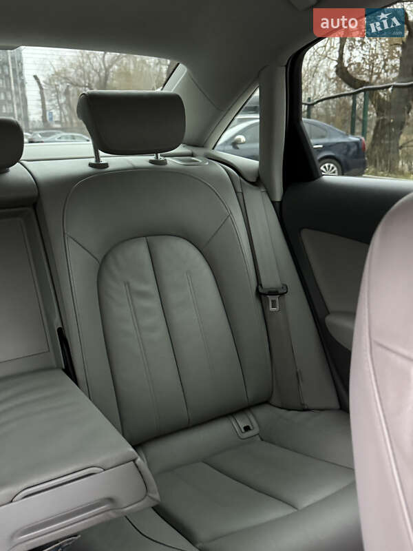 Седан Audi A6 2013 в Ивано-Франковске