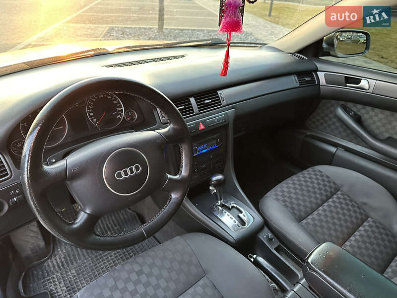 Седан Audi A6 2003 в Мукачево