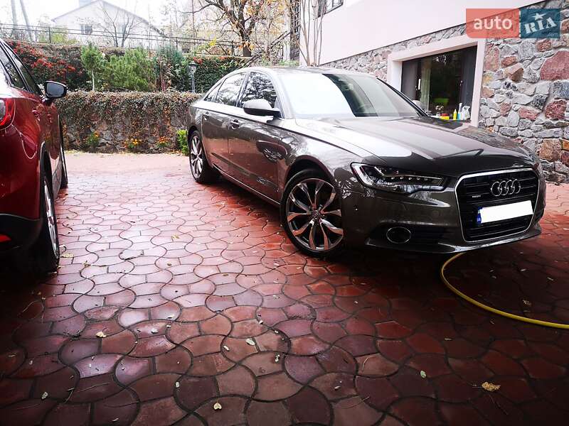 Седан Audi A6 2011 в Каневе
