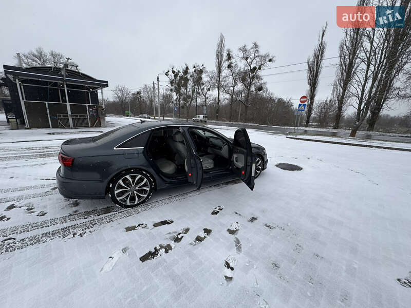 Седан Audi A6 2015 в Каневе
