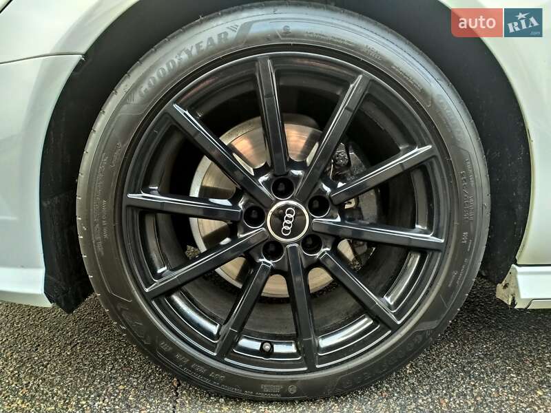 Седан Audi A6 2015 в Киеве