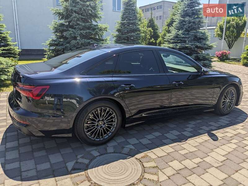 Седан Audi A6 2022 в Львове
