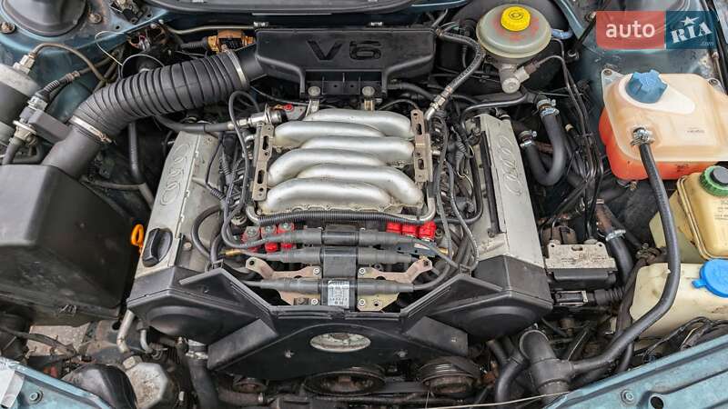 Седан Audi A6 1996 в Ирпене