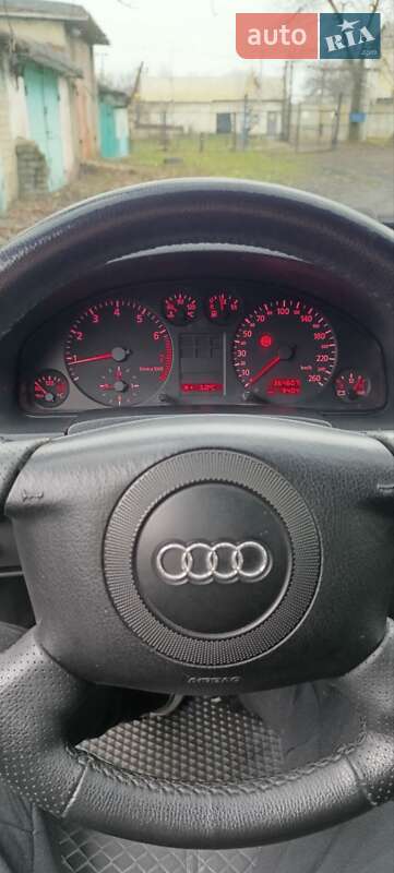 Универсал Audi A6 1999 в Першотравенске