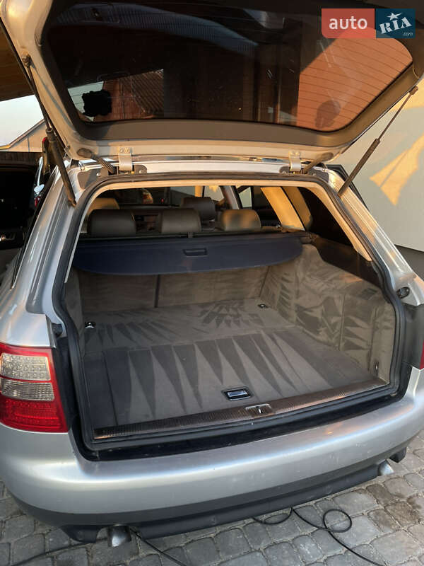 Универсал Audi A6 2003 в Добросине