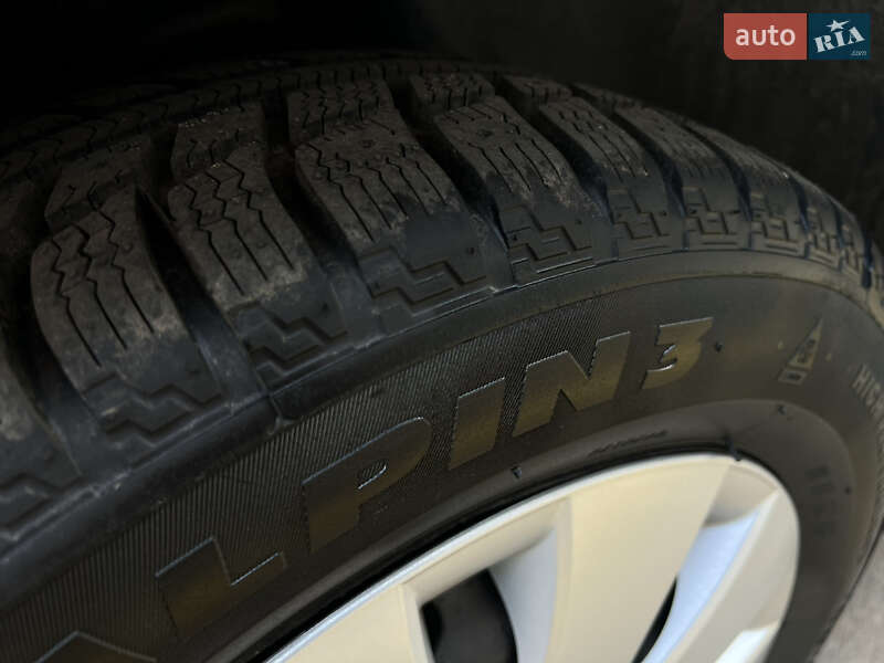 Седан Audi A6 1995 в Жовкве