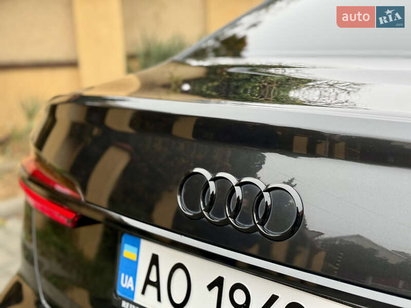 Седан Audi A6 2018 в Ужгороде