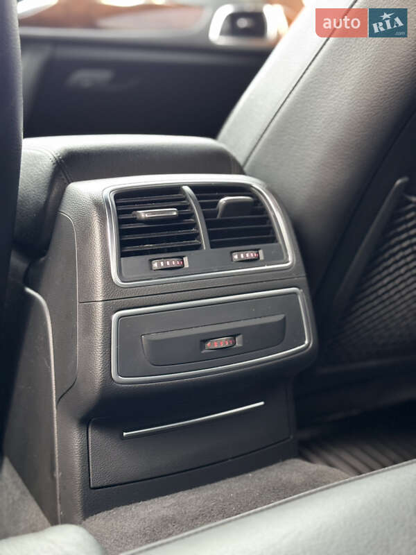 Седан Audi A6 2013 в Нововолынске