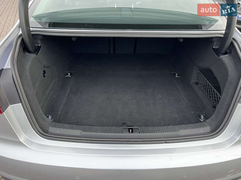 Седан Audi A6 2015 в Нововолынске