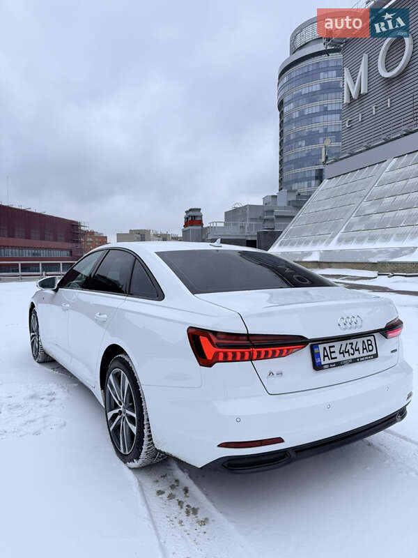 Седан Audi A6 2022 в Дніпрі