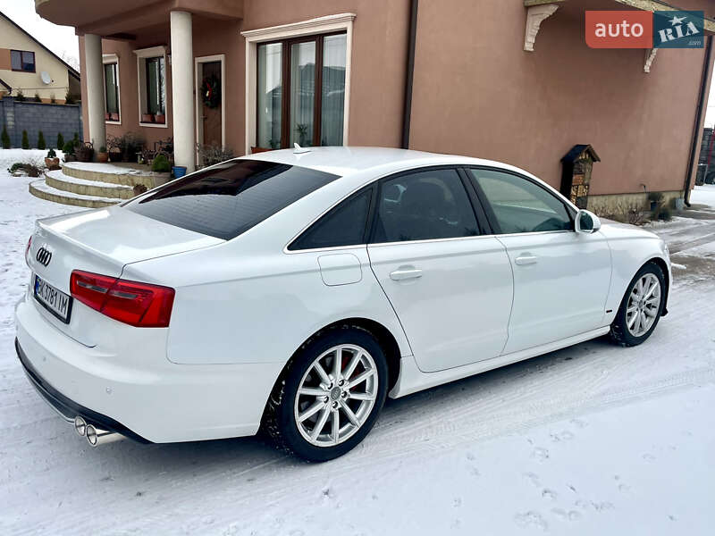 Седан Audi A6 2014 в Ровно