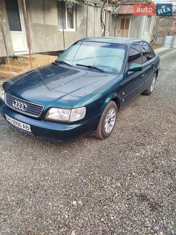 Седан Audi A6 1995 в Виноградові